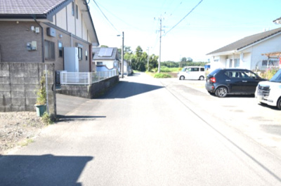 【前面道路含む現地写真】 | 志布志市有明町野井倉　中古戸建