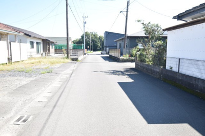 【前面道路含む現地写真】 | 志布志市有明町野井倉　中古戸建