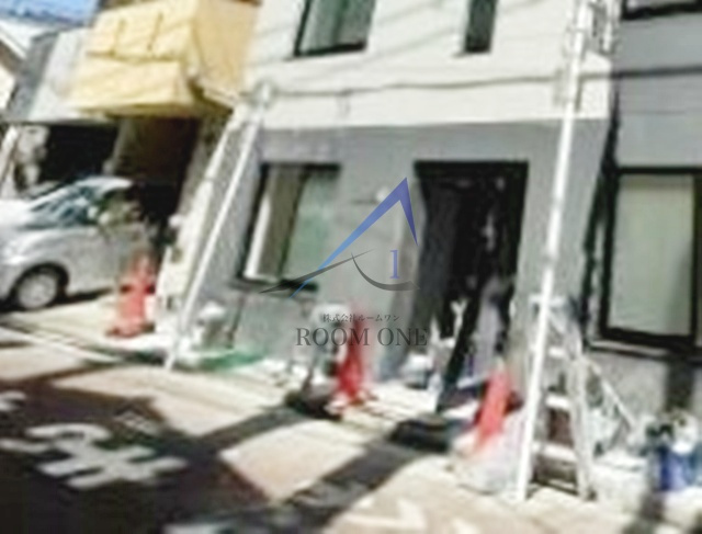 アンドベース(& Base)のエントランス|エントランスです。