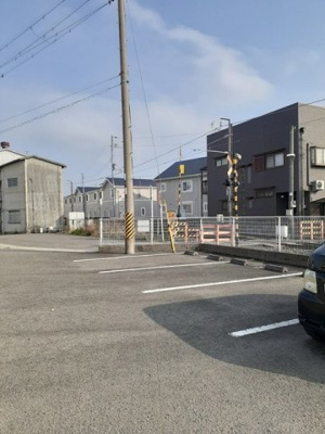 【駐車場】 | モンテフィールドⅠ | 車をお持ちの方に嬉しい駐車場付きの物件です