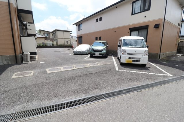 サニーコート桜井 Ⅱの駐車場|駐車場