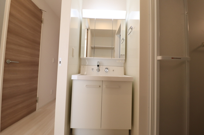 エタニティ Ⅰ・Ⅱ・Ⅲ・Ⅳの独立洗面台|洗髪洗面化粧台（三面鏡）