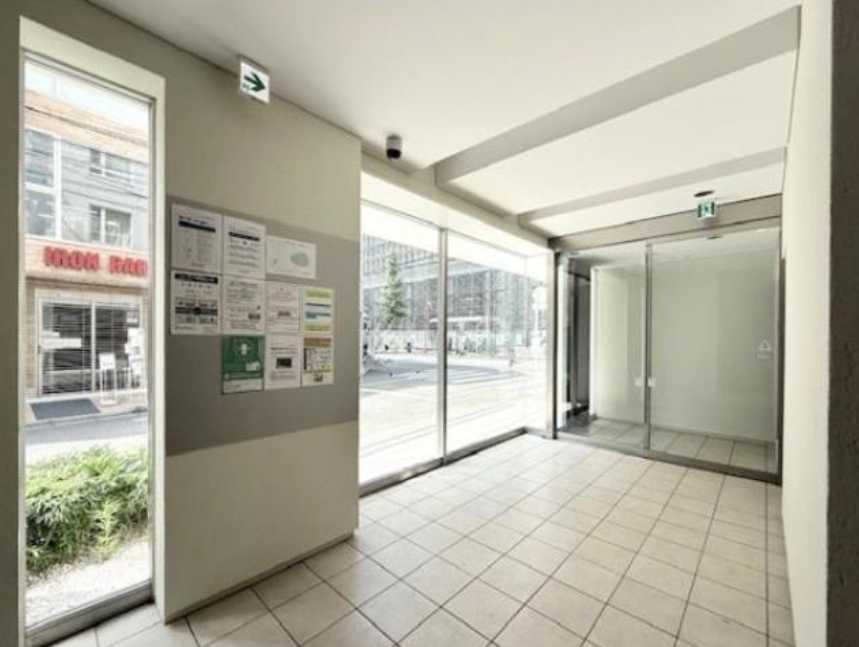 KDXレジデンス駒沢公園　駒沢公園至近　ルーフバルコニー　眺望良好のロビー