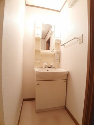 【洗面所】 | ｊｏｌｉ　ｃｏｕｒ　Ａ | 広い洗面スペース