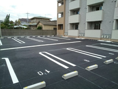 【駐車場】 | ソラーナ | 駐車場に車を止められます