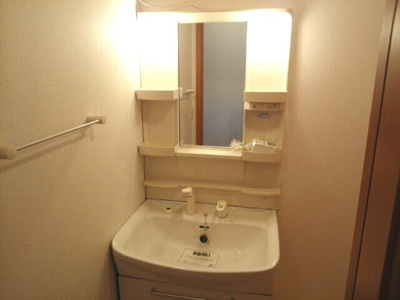 【洗面所】 | グリーン・ビュー千寿 | スペースが確保できる洗面所です