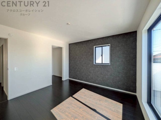 寝室…リラックスできるプライベート空間で、快適な睡眠をサポート。個人の好みに合わせたインテリアや寝具で心地良さを追求。プライベートな時間を過ごし、リフレッシュする場所におすすめです。