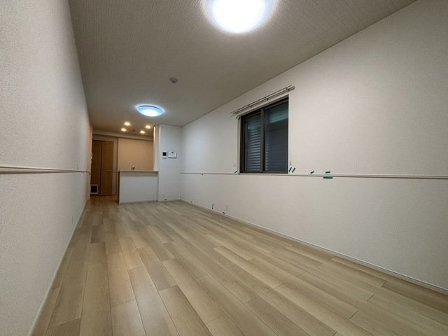 サニーレジデンス鷺洲Ａの居間・リビング|ゆったりとした居間です