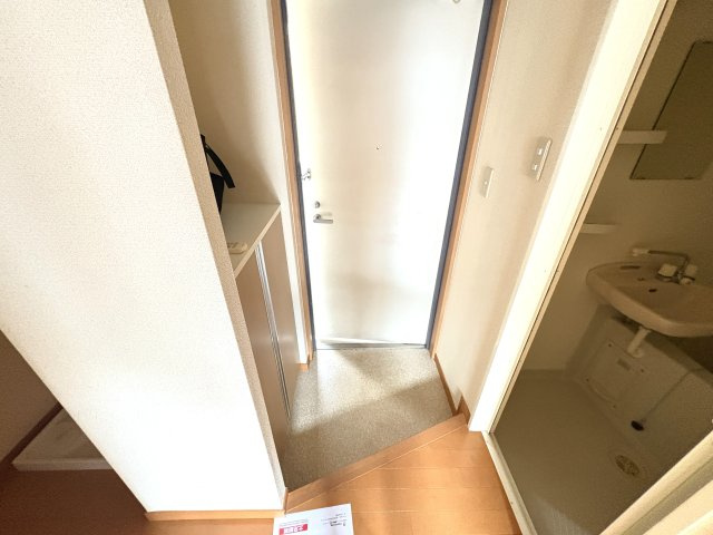 アヴェニューコート福生の玄関