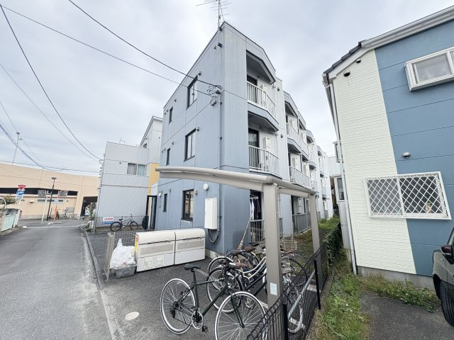 アヴェニューコート福生の外観