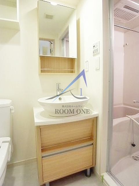 リブリ・オドゥールの洗面所|独立洗面台です。