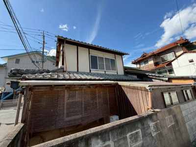 【外観】 | 高梁市横町中古戸建 | 嬉しい角地です。