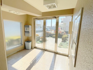 【エントランス】 | バスタ　３０１