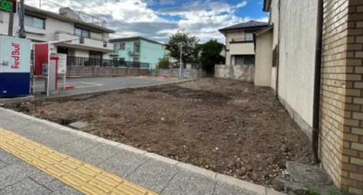 敷地面積29.9坪　売地　川越市久保町の外観|更地　前面道路：南側約12ｍ公道(県道）接道幅も広いので使い勝手が良いです♪