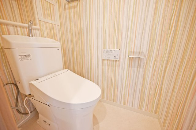 藤和シティホームズ吹田駅前のトイレ|快適に利用できる温水洗浄便座付きトイレ。