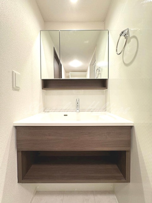 【洗面所】 | D'BLESS湘南辻堂 | 明るい洗面所です