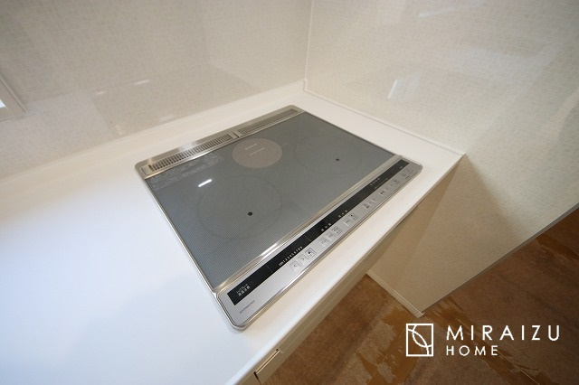 【キッチン】 | プライバシー性と開放感を高める住環境。陽当たりの良い開かれたロケーションを活かし、心地よい暮らしをプランニング