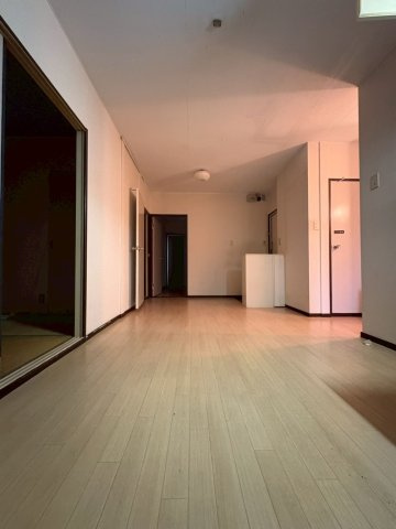 谷川ハイツの居間・リビング