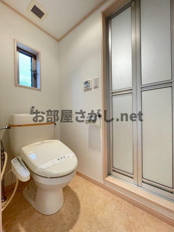 シャイニーソフト高円寺【人気のロフト付き／2026年1月入居可】のトイレ