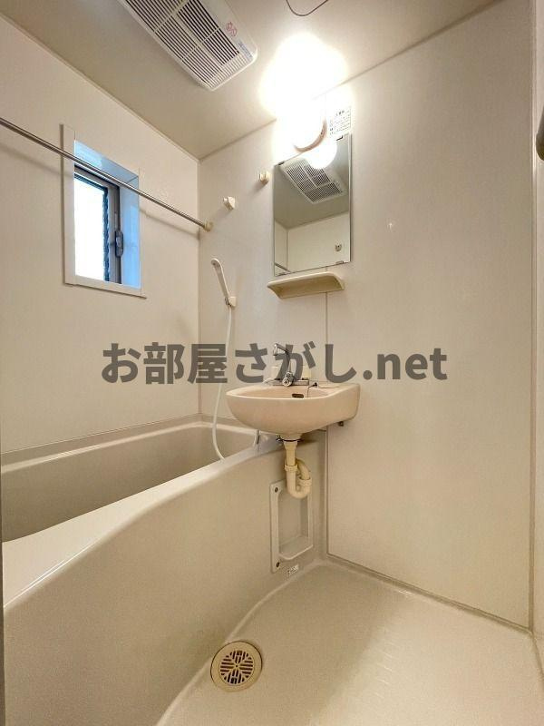 シャイニーソフト高円寺【人気のロフト付き／2026年1月入居可】の浴室