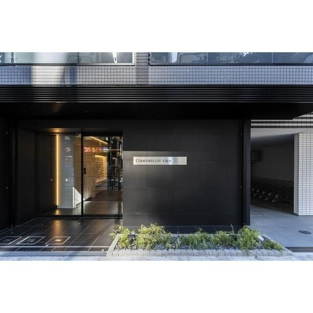 コンフォリア・リヴ下落合のエントランス