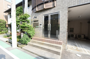 フローラ甲子園口のエントランス