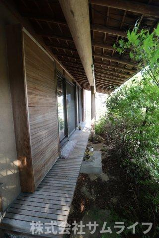 【庭】 | 旅館のような平家