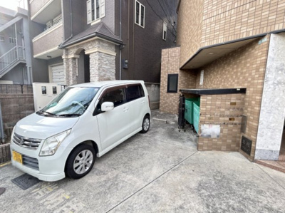 【駐車場】 | ロイヤルイトウ