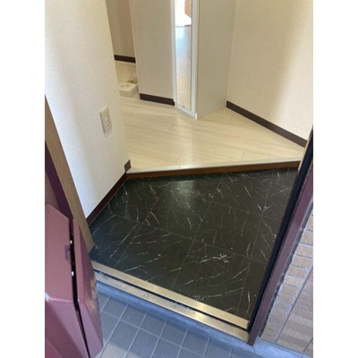 【玄関】 | ロイヤルイトウ