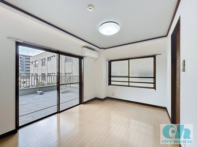 リッツ大森北 301号室の洋室