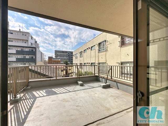 リッツ大森北 301号室のバルコニー