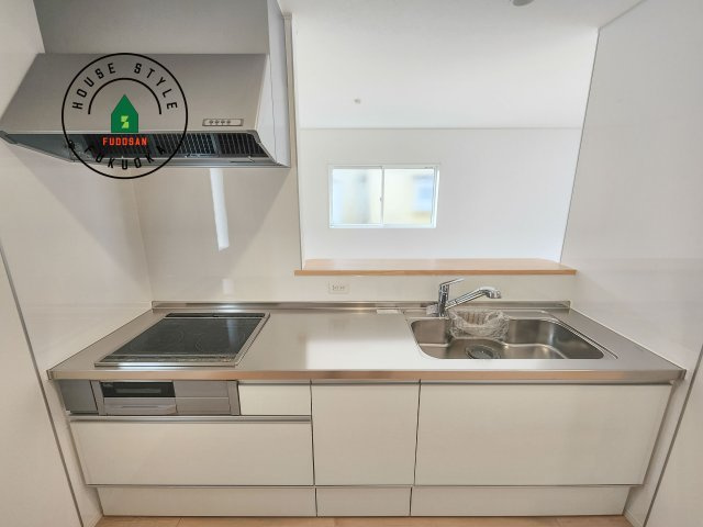 福岡市西区今宿東3丁目第10-6棟(3号棟)のキッチン|忙しい朝でも家族揃って食事をしたいゆとりあるダイニングスペース。