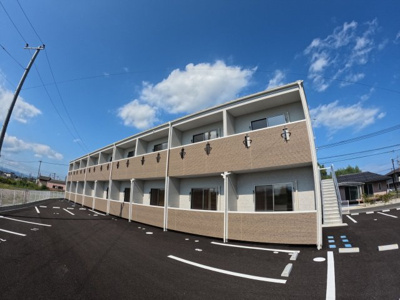 【外観】 | La chic TERACE | 完成年月2025年7月のきれいな外観です