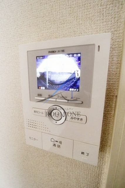 アーバンコート松庵のセキュリティ|モニター付きインターホンです。