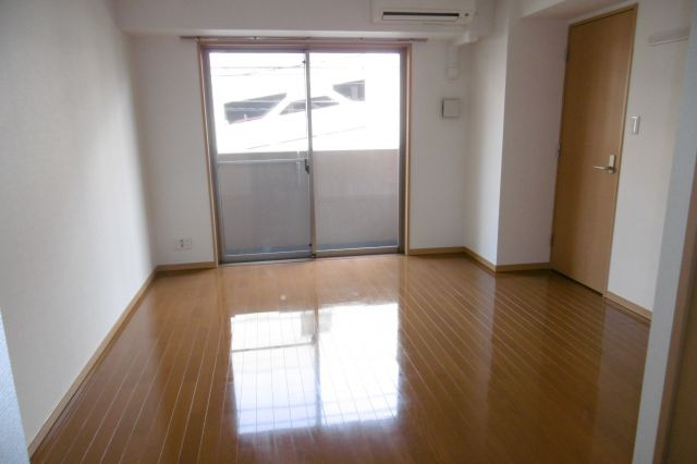 リバーハウスキヘイの洋室|別部屋写真になります