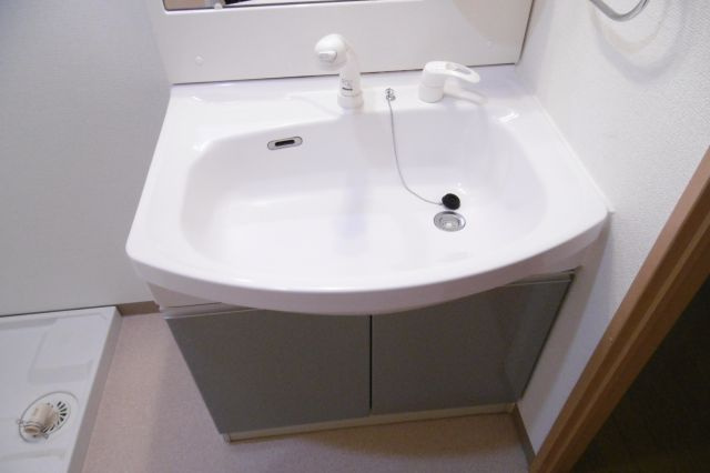 リバーハウスキヘイの独立洗面台|別部屋写真になります