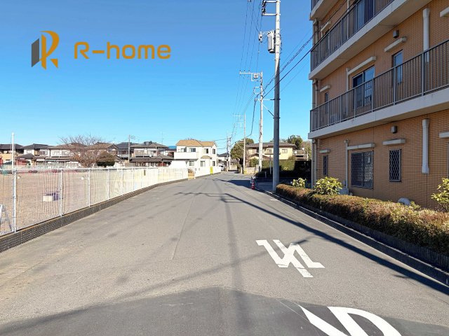 水戸市河和田12期　新築戸建て　1号棟の前面道路含む現地写真|堂々！建物完成♪実際のお部屋をご見学可能です♪
ご見学が一番の資料！お気軽にお問い合わせ下さい♪