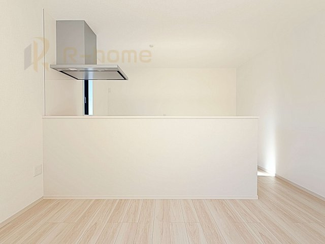 水戸市河和田12期　新築戸建て　1号棟のキッチン|対面式で会話をしながら家事ができます♪コンロ前も壁がない嬉しい仕様！