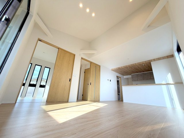 福生市武蔵野台2丁目　中古戸建の居間・リビング