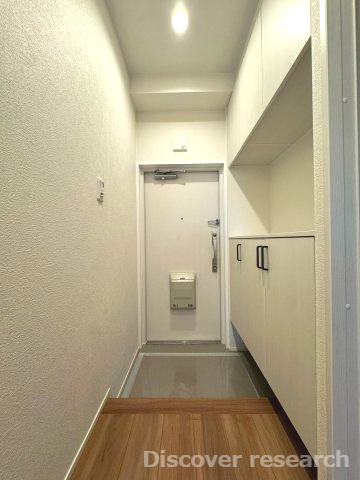 石神井公園ヒミコマンションの玄関|【玄関】
白を基調とした玄関で落ち着きがあります。広々していて靴の着脱がしやすそうです。