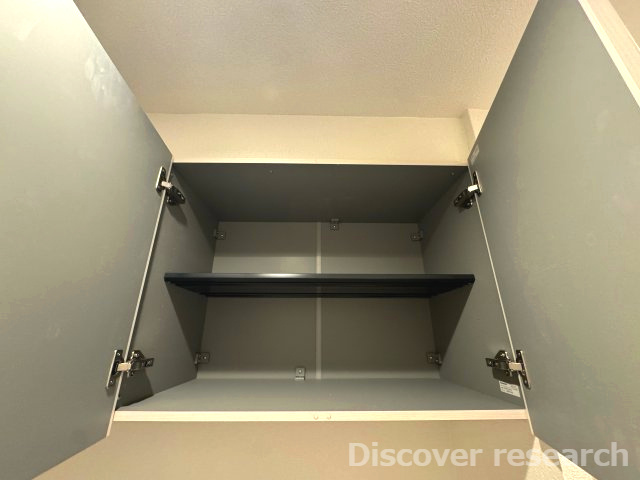 石神井公園ヒミコマンションの収納|上部にもシューズボックスがあり下と上で靴をわけることができます。