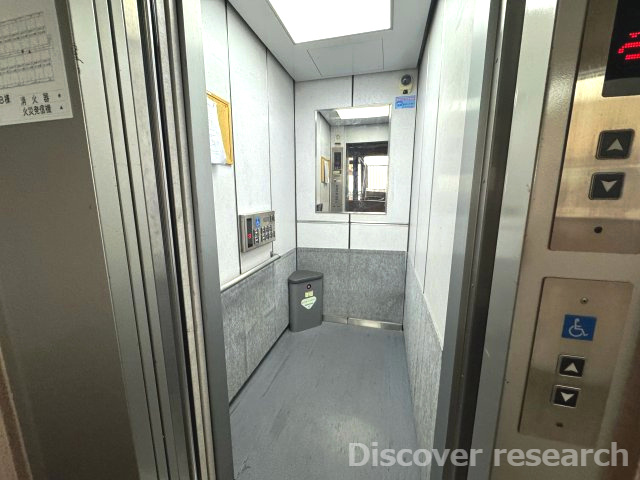 石神井公園ヒミコマンションのその他共用部分|綺麗で広いエレベーター