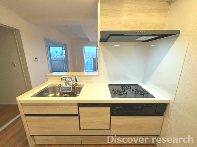 石神井公園ヒミコマンションのキッチン|【キッチン】
オープンキッチンのため家族とコミュニケーションを取りながら家事ができます。
食洗機付きのため家事がはかどりそうです！