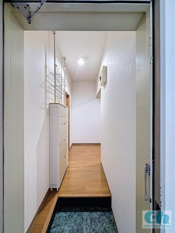 石川ビル 201号室の玄関