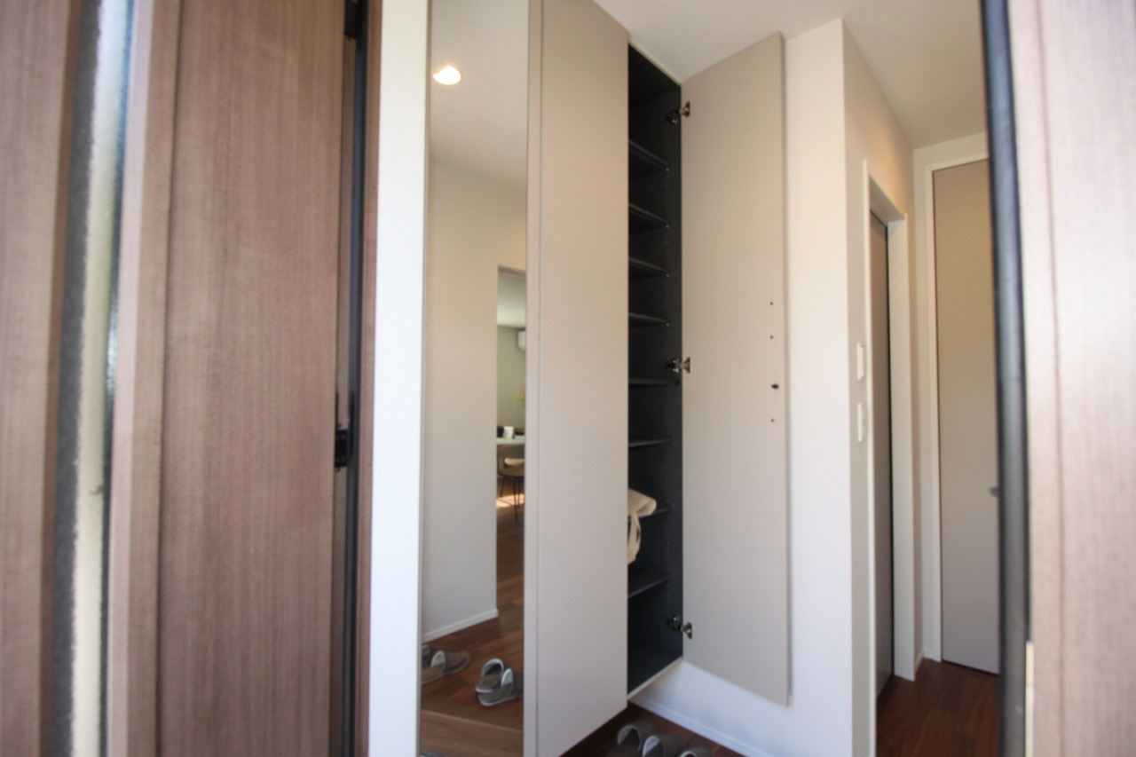 朝倉己　新築戸建　【モデルハウス】の収納|玄関収納