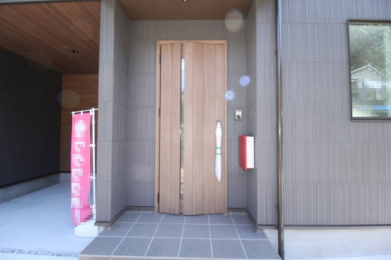 朝倉己　新築戸建　【モデルハウス】の玄関