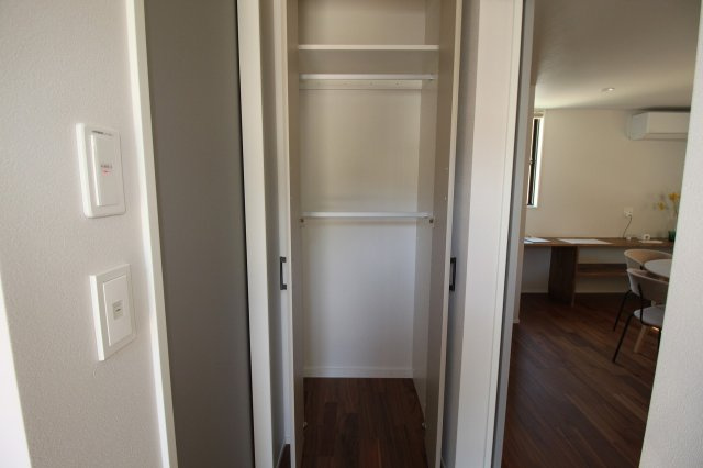 朝倉己　新築戸建　【モデルハウス】の収納|1Ｆ　ホール
