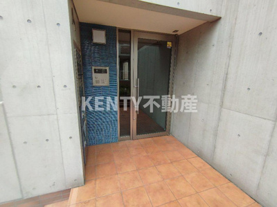 【エントランス】 | ＷＥＬＬ　Ｈｏｕｓｅ　東大井 | 落ち着いたエントランスです