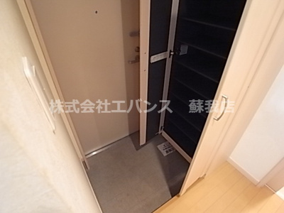 【玄関】 | アンプレッセ | 明るい玄関です