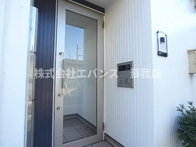 【エントランス】 | アンプレッセ | 清潔なエントランスです